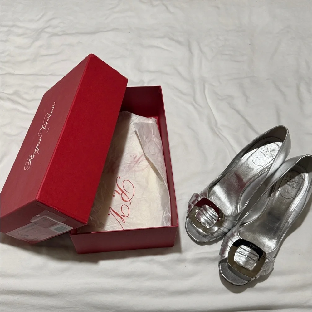 Roger Vivier Metallic Silver Heels with Buckle - Picture 10 of 10